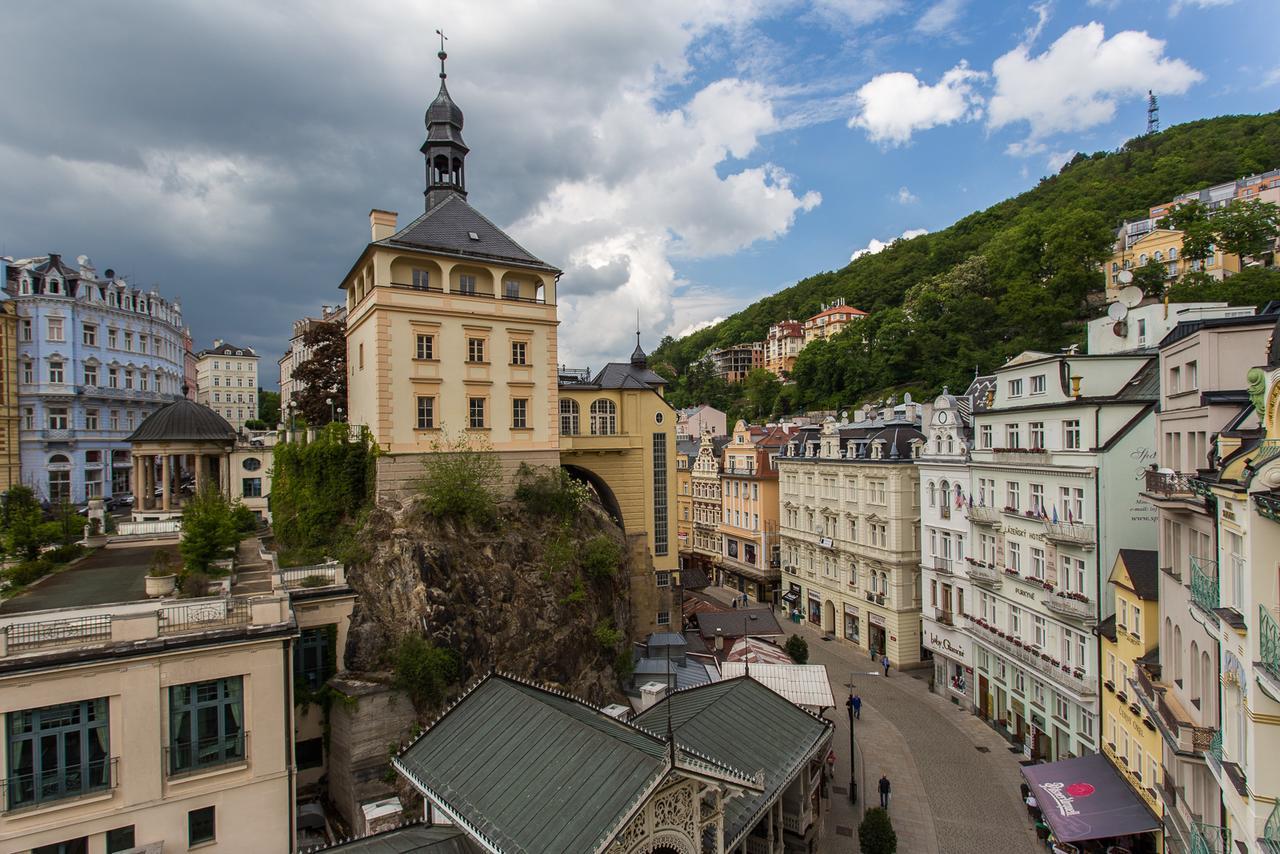Karlsbad Prestige Apartment ภายนอก รูปภาพ