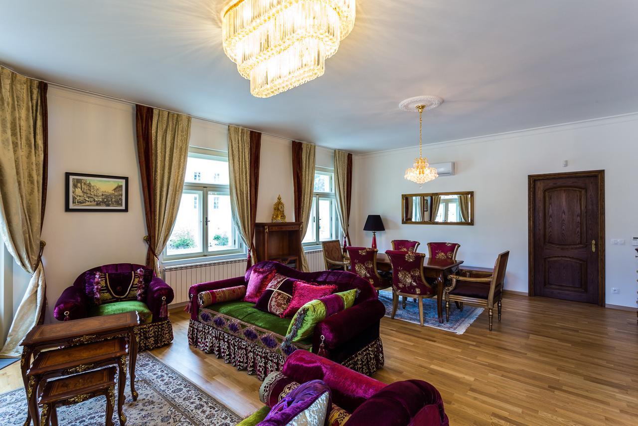 Karlsbad Prestige Apartment ภายนอก รูปภาพ