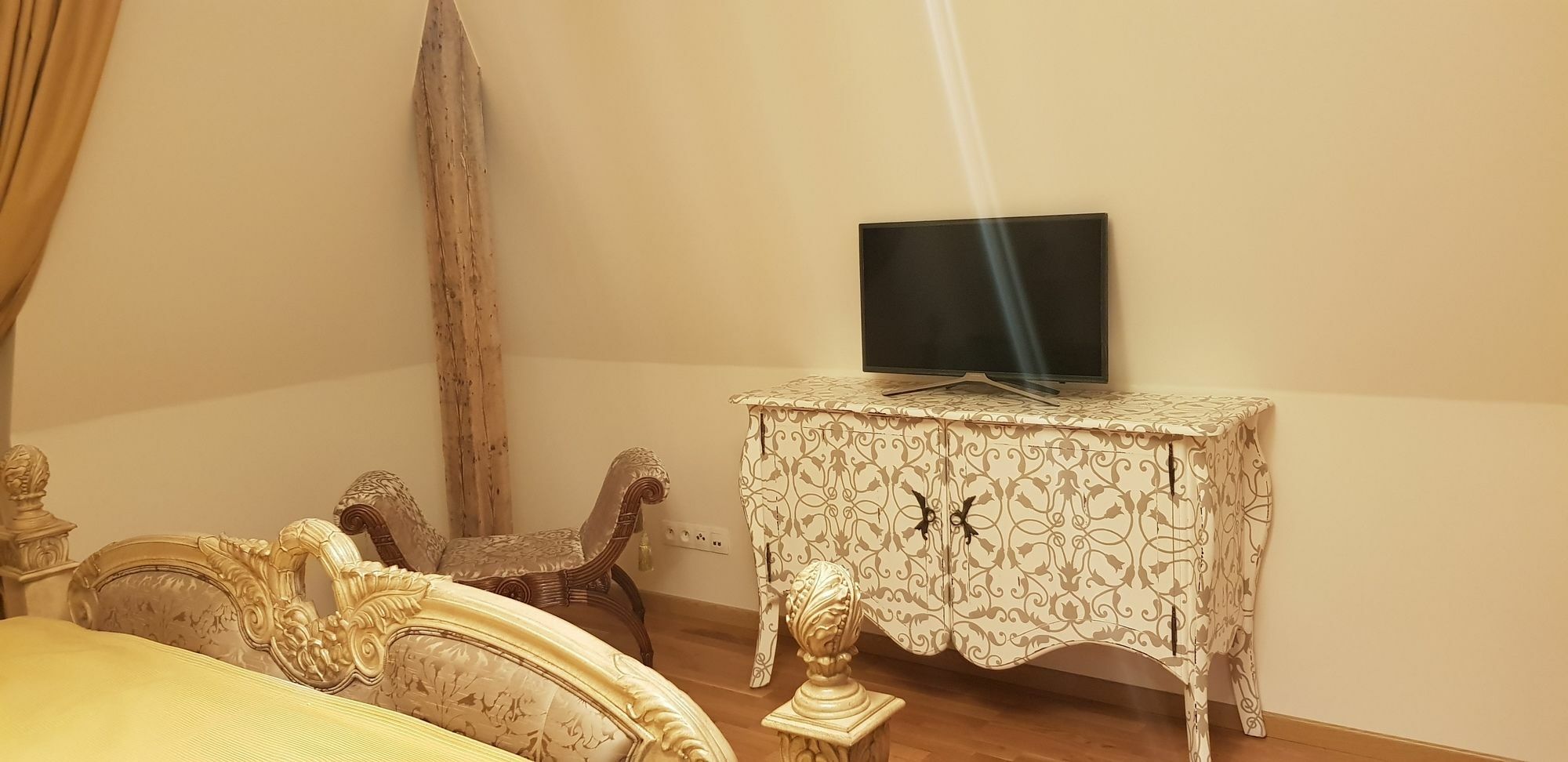 Karlsbad Prestige Apartment ภายนอก รูปภาพ