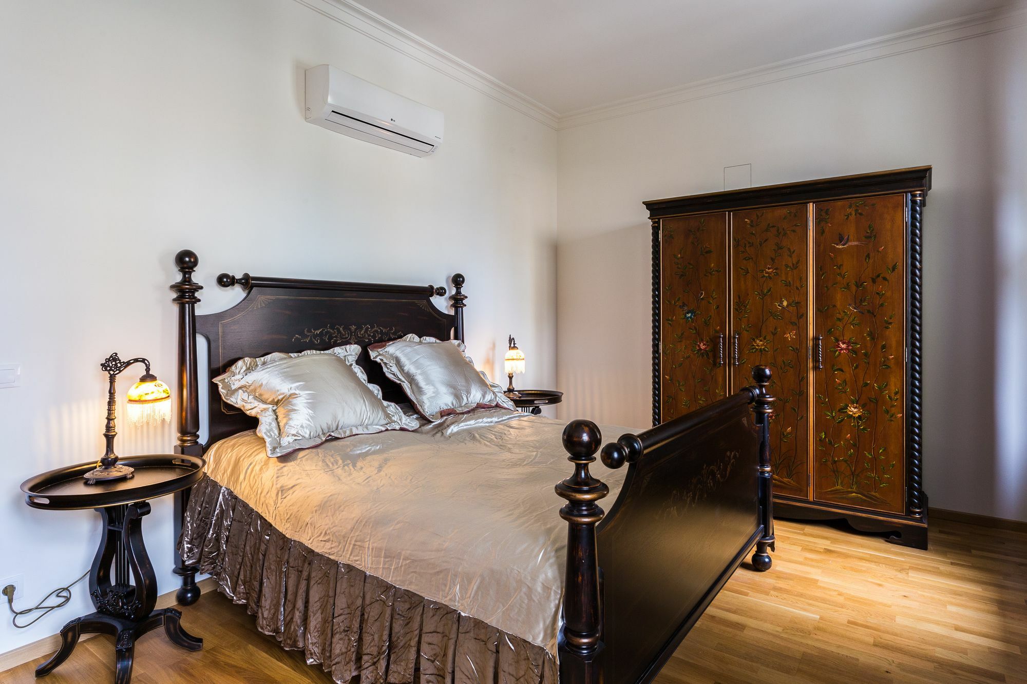 Karlsbad Prestige Apartment ภายนอก รูปภาพ