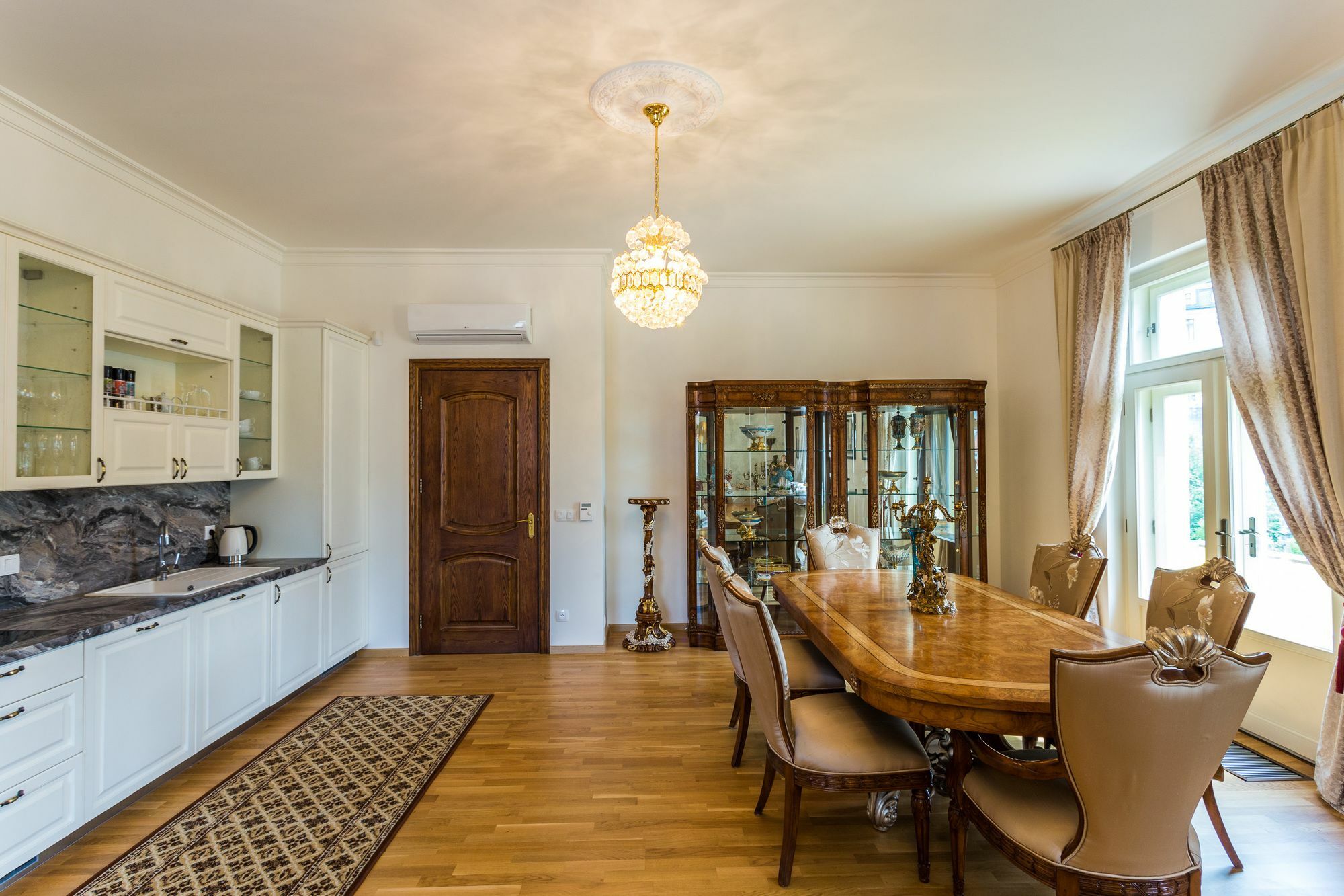 Karlsbad Prestige Apartment ภายนอก รูปภาพ